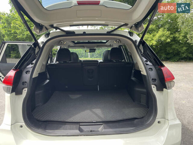 Белый Ниссан ИксТрейл, объемом двигателя 2 л и пробегом 100 тыс. км за 24200 $, фото 13 на Automoto.ua