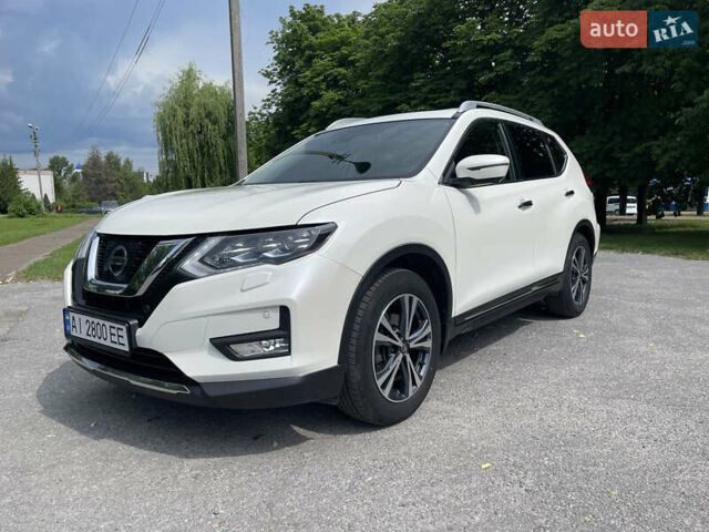 Белый Ниссан ИксТрейл, объемом двигателя 2 л и пробегом 100 тыс. км за 24200 $, фото 3 на Automoto.ua