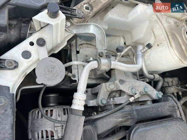 Белый Ниссан ИксТрейл, объемом двигателя 2 л и пробегом 47 тыс. км за 22000 $, фото 23 на Automoto.ua