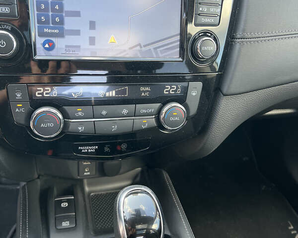 Белый Ниссан ИксТрейл, объемом двигателя 2 л и пробегом 47 тыс. км за 22000 $, фото 19 на Automoto.ua