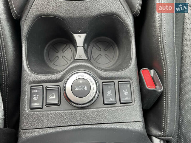 Белый Ниссан ИксТрейл, объемом двигателя 2 л и пробегом 100 тыс. км за 24200 $, фото 22 на Automoto.ua