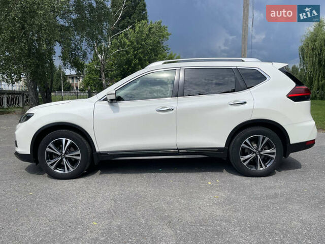Белый Ниссан ИксТрейл, объемом двигателя 2 л и пробегом 100 тыс. км за 24200 $, фото 4 на Automoto.ua