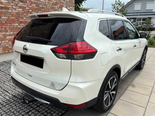 Белый Ниссан ИксТрейл, объемом двигателя 1.6 л и пробегом 89 тыс. км за 12500 $, фото 4 на Automoto.ua