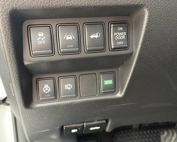 Белый Ниссан ИксТрейл, объемом двигателя 2 л и пробегом 100 тыс. км за 24200 $, фото 29 на Automoto.ua