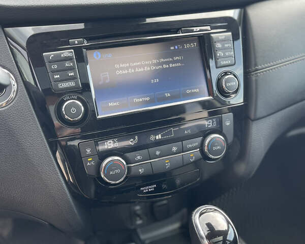 Белый Ниссан ИксТрейл, объемом двигателя 2 л и пробегом 100 тыс. км за 24200 $, фото 26 на Automoto.ua