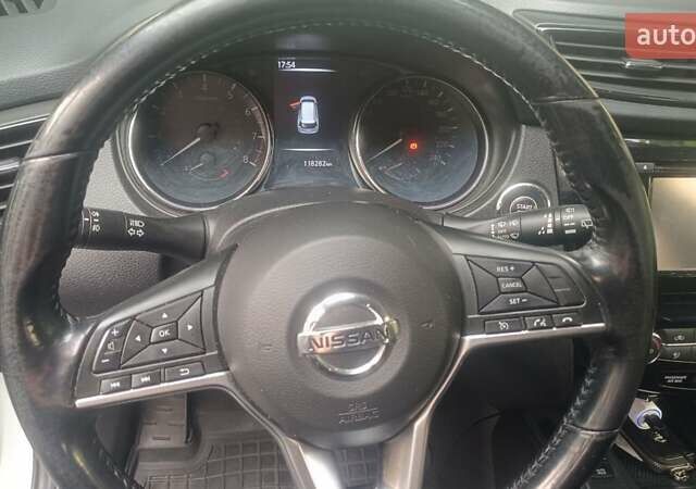 Білий Ніссан ІксТрейл, об'ємом двигуна 2.49 л та пробігом 118 тис. км за 20999 $, фото 5 на Automoto.ua