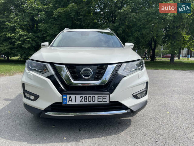 Белый Ниссан ИксТрейл, объемом двигателя 2 л и пробегом 100 тыс. км за 24200 $, фото 2 на Automoto.ua