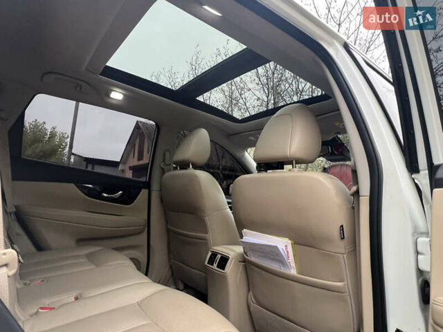 Белый Ниссан ИксТрейл, объемом двигателя 2.49 л и пробегом 199 тыс. км за 20500 $, фото 15 на Automoto.ua