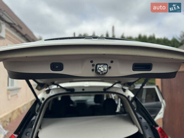 Белый Ниссан ИксТрейл, объемом двигателя 2.49 л и пробегом 130 тыс. км за 16800 $, фото 13 на Automoto.ua