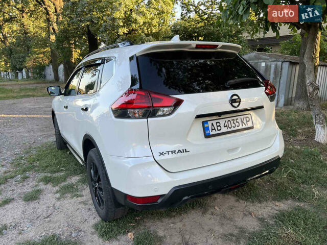Белый Ниссан ИксТрейл, объемом двигателя 2.49 л и пробегом 130 тыс. км за 16800 $, фото 1 на Automoto.ua