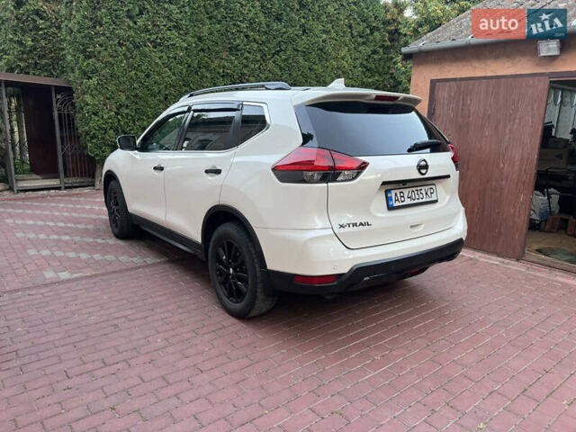 Белый Ниссан ИксТрейл, объемом двигателя 2.49 л и пробегом 130 тыс. км за 16800 $, фото 3 на Automoto.ua