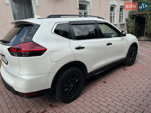 Белый Ниссан ИксТрейл, объемом двигателя 2.49 л и пробегом 130 тыс. км за 16800 $, фото 4 на Automoto.ua