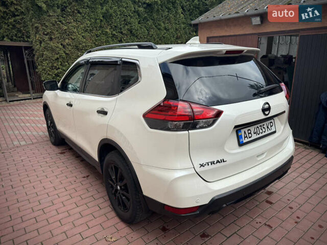 Белый Ниссан ИксТрейл, объемом двигателя 2.49 л и пробегом 130 тыс. км за 16800 $, фото 8 на Automoto.ua