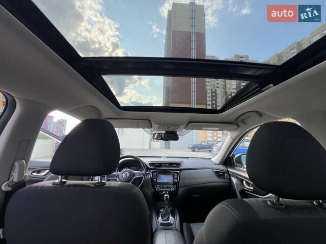 Белый Ниссан ИксТрейл, объемом двигателя 2 л и пробегом 47 тыс. км за 22000 $, фото 20 на Automoto.ua