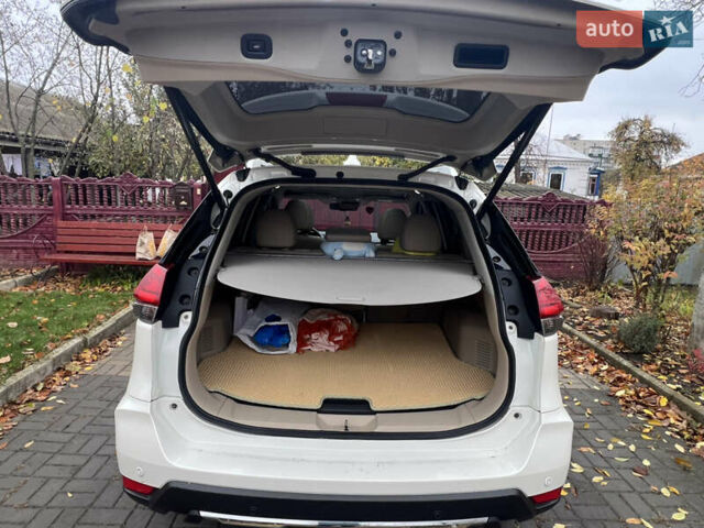 Белый Ниссан ИксТрейл, объемом двигателя 2.49 л и пробегом 199 тыс. км за 20500 $, фото 14 на Automoto.ua