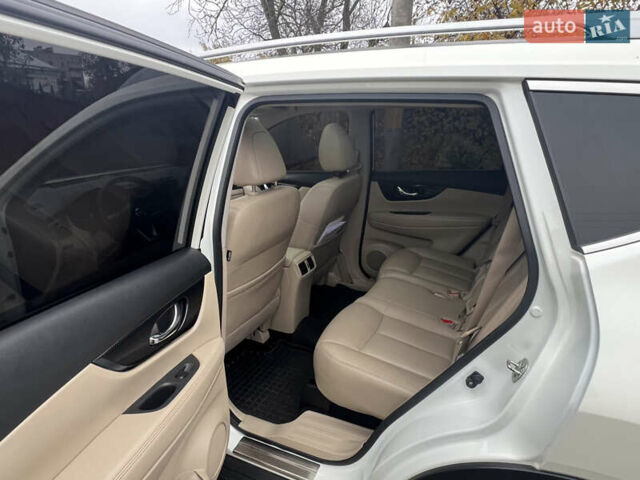 Белый Ниссан ИксТрейл, объемом двигателя 2.49 л и пробегом 199 тыс. км за 20500 $, фото 8 на Automoto.ua