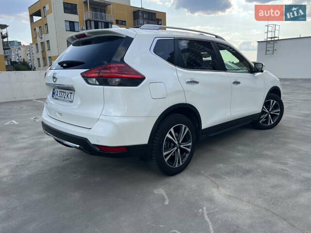 Белый Ниссан ИксТрейл, объемом двигателя 2 л и пробегом 47 тыс. км за 22000 $, фото 2 на Automoto.ua