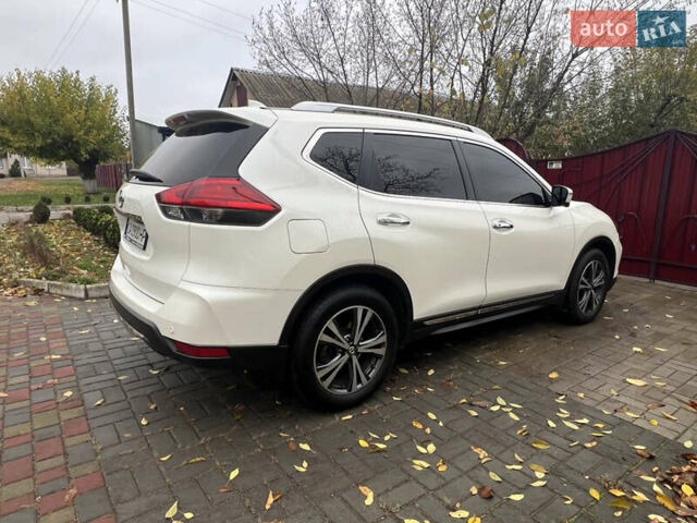 Белый Ниссан ИксТрейл, объемом двигателя 2.49 л и пробегом 199 тыс. км за 20500 $, фото 4 на Automoto.ua