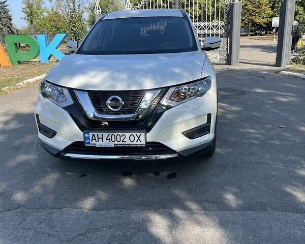Белый Ниссан ИксТрейл, объемом двигателя 2 л и пробегом 17 тыс. км за 20200 $, фото 12 на Automoto.ua