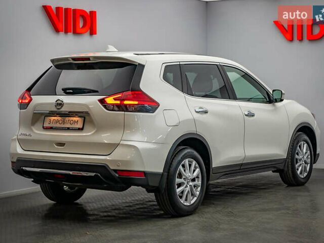 Белый Ниссан ИксТрейл, объемом двигателя 1.6 л и пробегом 141 тыс. км за 17810 $, фото 1 на Automoto.ua