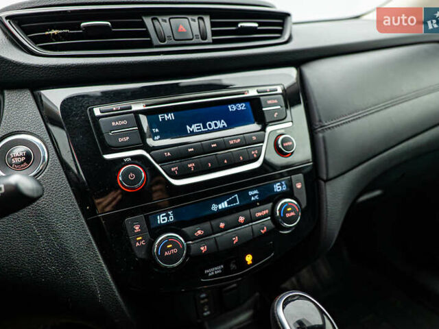 Белый Ниссан ИксТрейл, объемом двигателя 1.6 л и пробегом 141 тыс. км за 17810 $, фото 15 на Automoto.ua