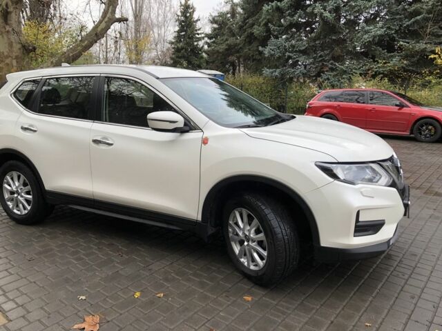 Білий Ніссан ІксТрейл, об'ємом двигуна 2 л та пробігом 130 тис. км за 19500 $, фото 4 на Automoto.ua