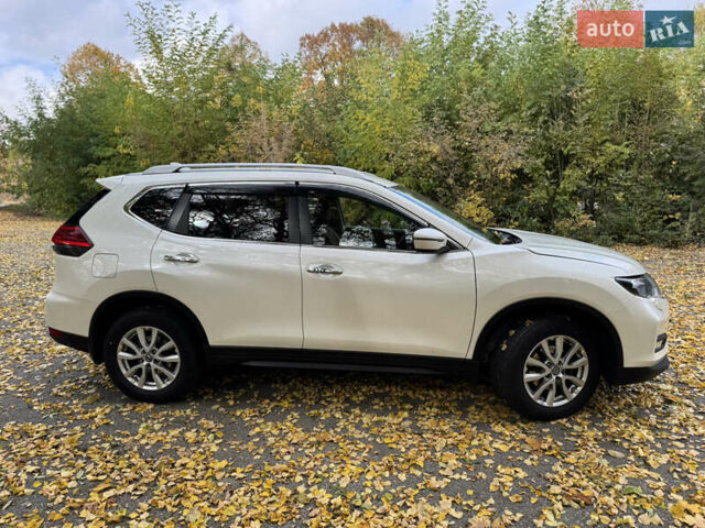 Білий Ніссан ІксТрейл, об'ємом двигуна 1.6 л та пробігом 95 тис. км за 21800 $, фото 6 на Automoto.ua