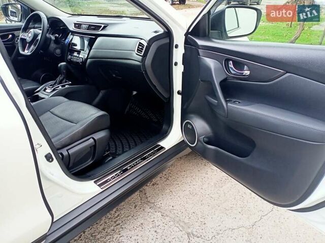 Ниссан ИксТрейл 2019 в Одессе на Automoto.ua Белый Ниссан ИксТрейл, объемом двигателя 2 л и пробегом 70 тыс. км за 22000 $, фото 52 на Automoto.ua