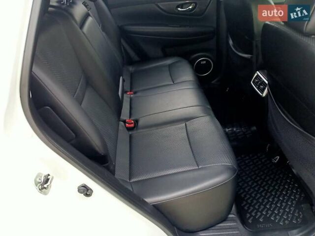 Ниссан ИксТрейл 2019 в Одессе на Automoto.ua Белый Ниссан ИксТрейл, объемом двигателя 2 л и пробегом 70 тыс. км за 22000 $, фото 54 на Automoto.ua