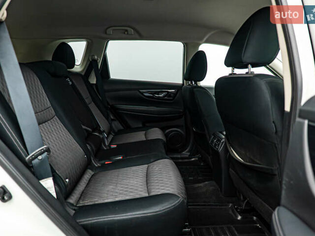 Белый Ниссан ИксТрейл, объемом двигателя 1.6 л и пробегом 141 тыс. км за 17810 $, фото 18 на Automoto.ua