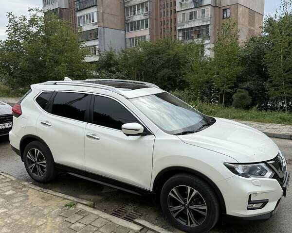 Білий Ніссан ІксТрейл, об'ємом двигуна 1.6 л та пробігом 61 тис. км за 23000 $, фото 1 на Automoto.ua