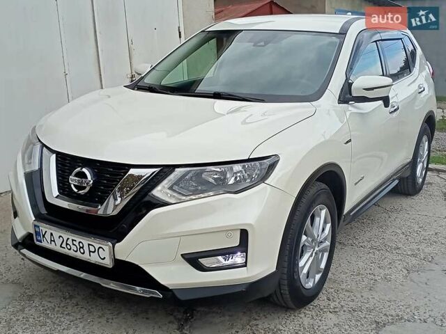 Ниссан ИксТрейл 2019 в Одессе на Automoto.ua Белый Ниссан ИксТрейл, объемом двигателя 2 л и пробегом 70 тыс. км за 22000 $, фото 29 на Automoto.ua