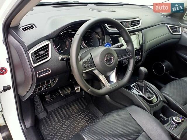 Ниссан ИксТрейл 2019 в Одессе на Automoto.ua Белый Ниссан ИксТрейл, объемом двигателя 2 л и пробегом 70 тыс. км за 22000 $, фото 33 на Automoto.ua