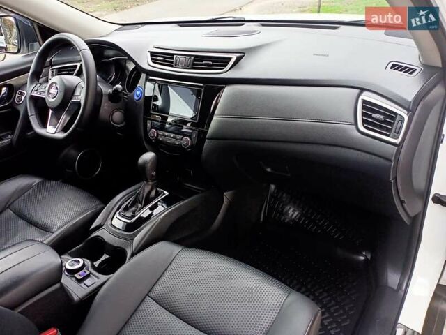 Ниссан ИксТрейл 2019 в Одессе на Automoto.ua Белый Ниссан ИксТрейл, объемом двигателя 2 л и пробегом 70 тыс. км за 22000 $, фото 45 на Automoto.ua