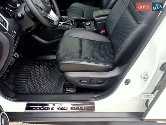 Ниссан ИксТрейл 2019 в Одессе на Automoto.ua Белый Ниссан ИксТрейл, объемом двигателя 2 л и пробегом 70 тыс. км за 22000 $, фото 35 на Automoto.ua