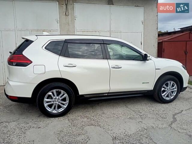Ниссан ИксТрейл 2019 в Одессе на Automoto.ua Белый Ниссан ИксТрейл, объемом двигателя 2 л и пробегом 70 тыс. км за 22000 $, фото 9 на Automoto.ua