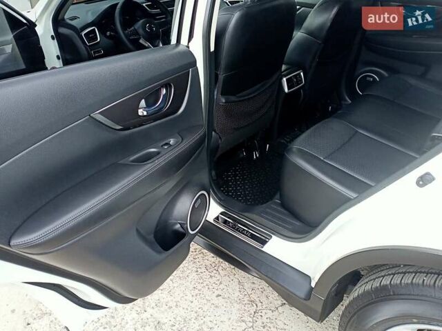 Ниссан ИксТрейл 2019 в Одессе на Automoto.ua Белый Ниссан ИксТрейл, объемом двигателя 2 л и пробегом 70 тыс. км за 22000 $, фото 42 на Automoto.ua