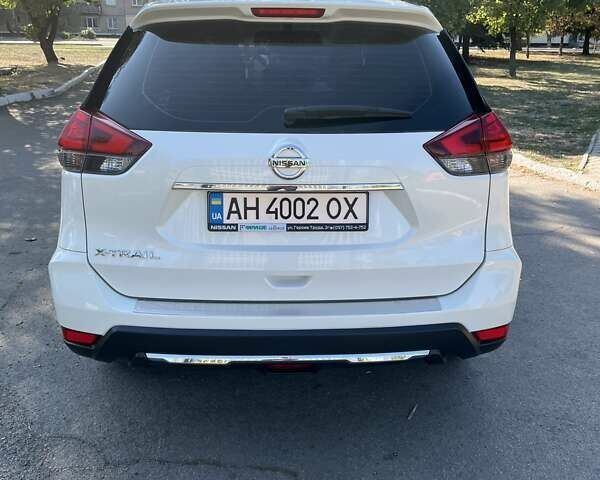 Белый Ниссан ИксТрейл, объемом двигателя 2 л и пробегом 17 тыс. км за 20200 $, фото 15 на Automoto.ua