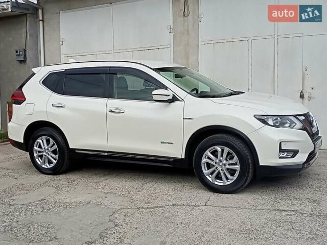 Ниссан ИксТрейл 2019 в Одессе на Automoto.ua Белый Ниссан ИксТрейл, объемом двигателя 2 л и пробегом 70 тыс. км за 22000 $, фото 6 на Automoto.ua