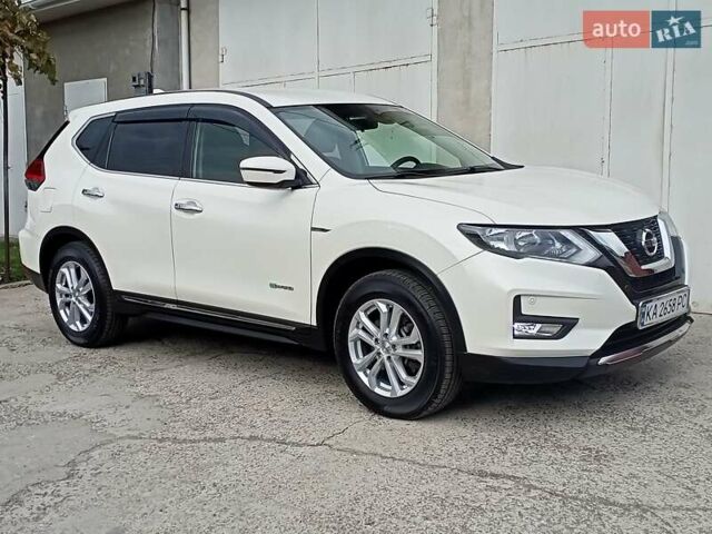 Ниссан ИксТрейл 2019 в Одессе на Automoto.ua Белый Ниссан ИксТрейл, объемом двигателя 2 л и пробегом 70 тыс. км за 22000 $, фото 5 на Automoto.ua