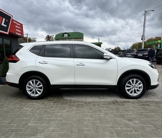 Ниссан ИксТрейл 2019 в Кропивницком (Кировограде) на Automoto.ua Белый Ниссан ИксТрейл, объемом двигателя 2 л и пробегом 200 тыс. км за 18300 $, фото 2 на Automoto.ua