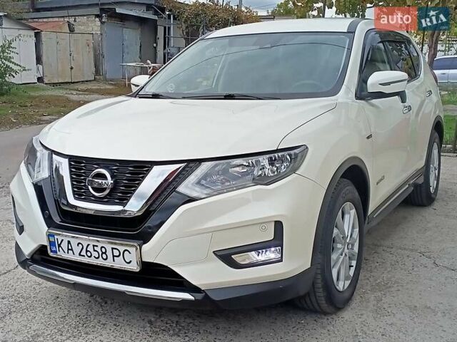 Ниссан ИксТрейл 2019 в Одессе на Automoto.ua Белый Ниссан ИксТрейл, объемом двигателя 2 л и пробегом 70 тыс. км за 22000 $, фото 16 на Automoto.ua