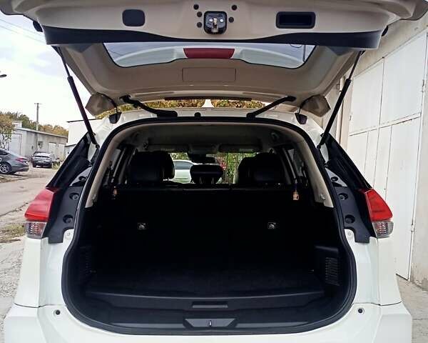 Ниссан ИксТрейл 2019 в Одессе на Automoto.ua Белый Ниссан ИксТрейл, объемом двигателя 2 л и пробегом 70 тыс. км за 22000 $, фото 61 на Automoto.ua