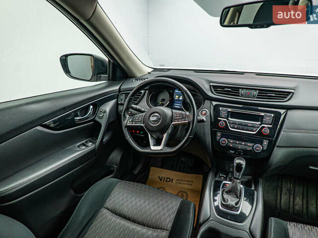 Белый Ниссан ИксТрейл, объемом двигателя 1.6 л и пробегом 141 тыс. км за 17810 $, фото 10 на Automoto.ua