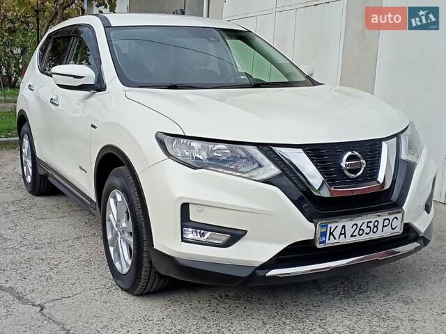 Ниссан ИксТрейл 2019 в Одессе на Automoto.ua Белый Ниссан ИксТрейл, объемом двигателя 2 л и пробегом 70 тыс. км за 22000 $, фото 2 на Automoto.ua