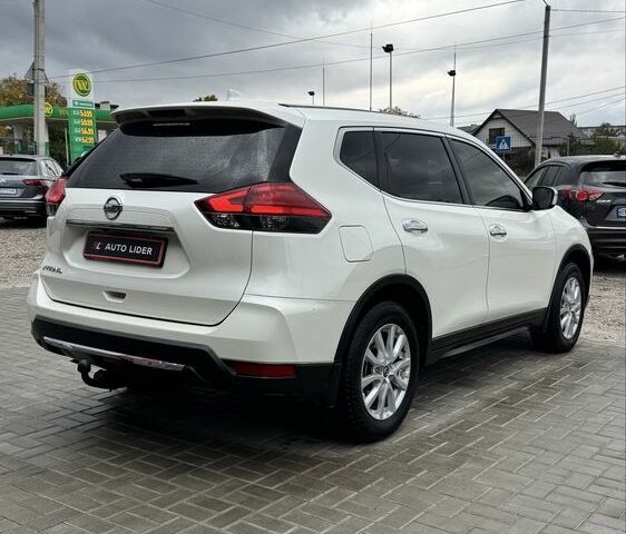 Ниссан ИксТрейл 2019 в Кропивницком (Кировограде) на Automoto.ua Белый Ниссан ИксТрейл, объемом двигателя 2 л и пробегом 200 тыс. км за 18300 $, фото 3 на Automoto.ua