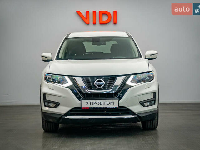 Белый Ниссан ИксТрейл, объемом двигателя 1.6 л и пробегом 141 тыс. км за 17810 $, фото 4 на Automoto.ua