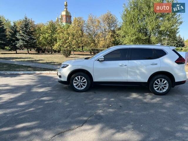 Белый Ниссан ИксТрейл, объемом двигателя 2 л и пробегом 17 тыс. км за 20200 $, фото 10 на Automoto.ua