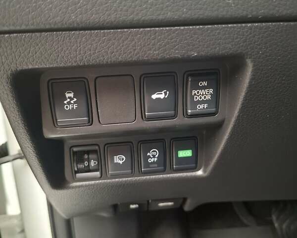 Білий Ніссан ІксТрейл, об'ємом двигуна 1.6 л та пробігом 138 тис. км за 22499 $, фото 11 на Automoto.ua