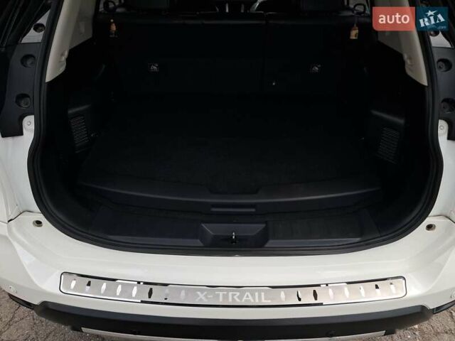 Белый Ниссан ИксТрейл, объемом двигателя 2 л и пробегом 70 тыс. км за 22000 $, фото 58 на Automoto.ua